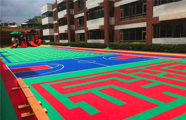 幼兒園地板的安全問(wèn)題，需要被更多人看到！